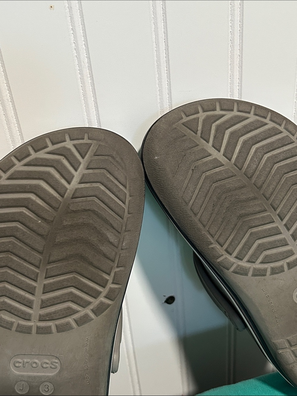 CROCS Kids’ Crocband Clog in light grey Sz: J3 - Picture 10 of 12